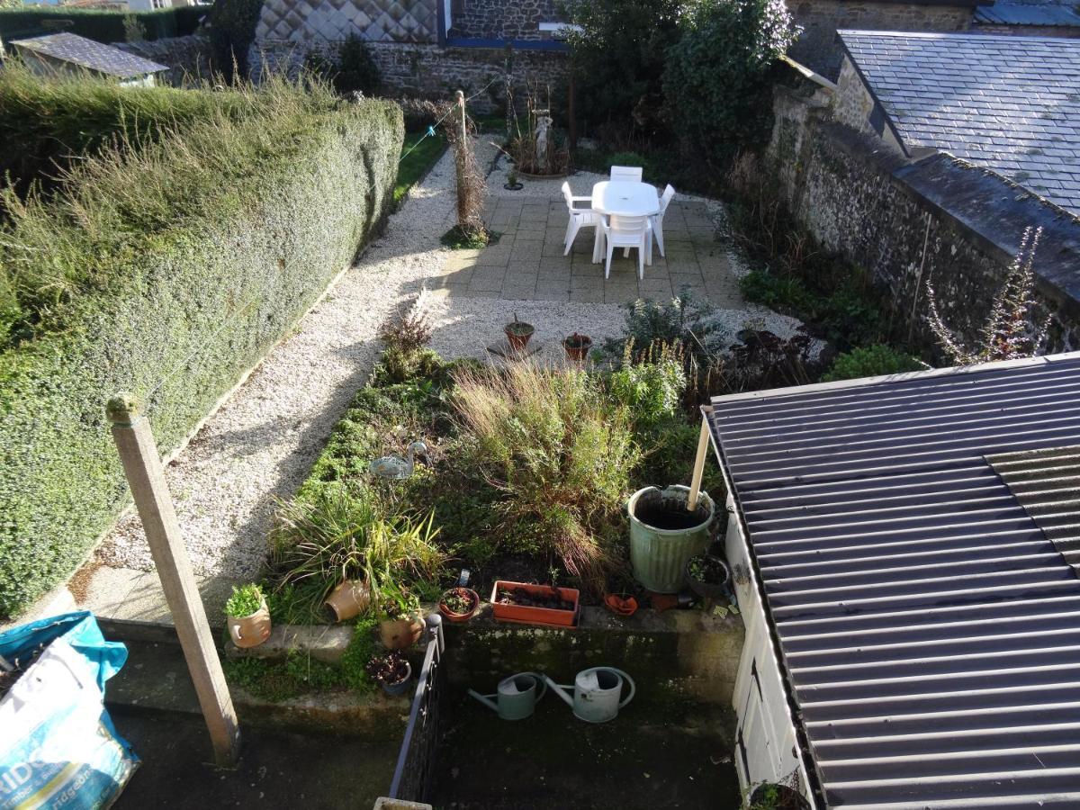 Charming French Cottage-Gite In The Heart Of Quiet Gorron Exterior photo